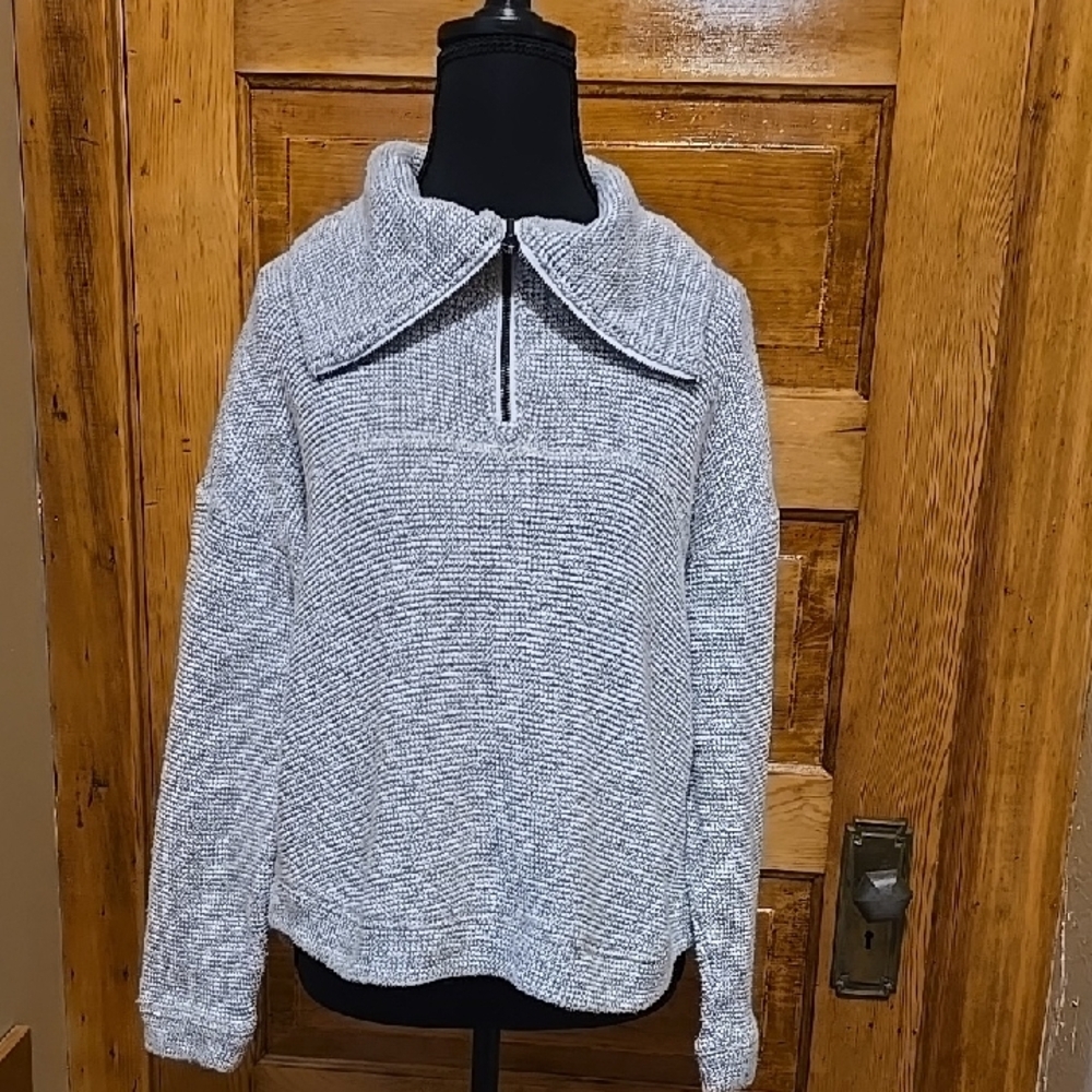 90 Degree By Reflex Women's Light Gray Long Sleeve Sweatshirt M